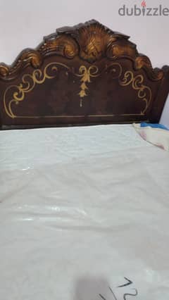 سرير عمولا خشب نظيف ومرتبه سوست جديده
