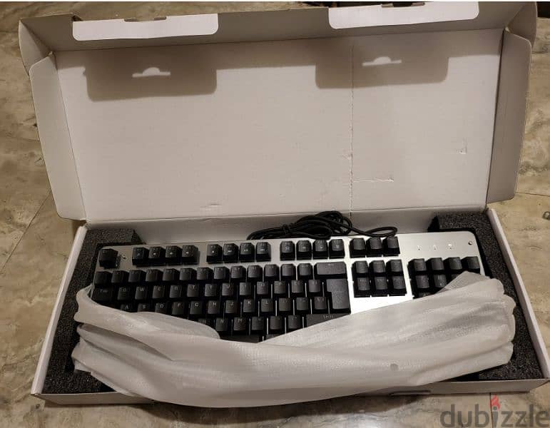كيبورد وايت شارك جديد بالكرتونة keyboard white shark 1