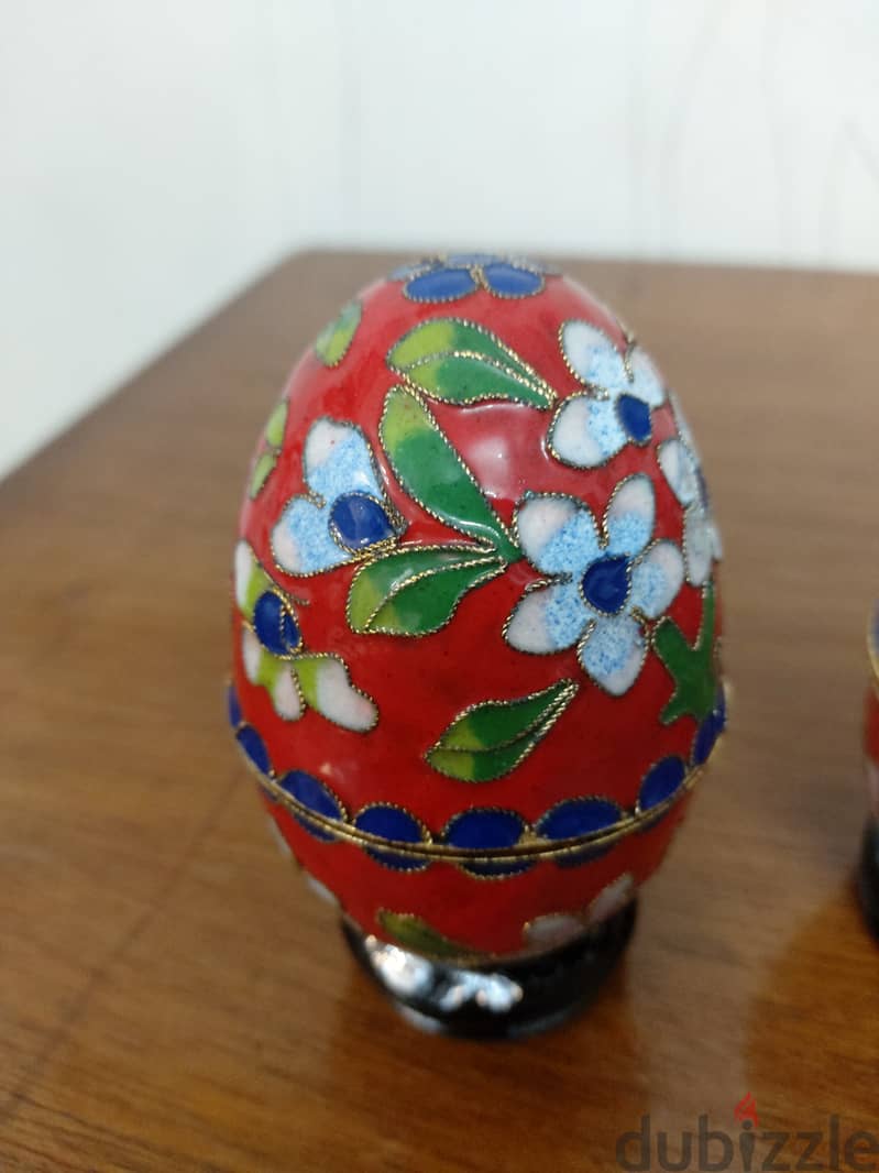 Old cloisonné eggs in good condition 1