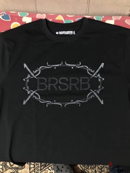 BARRASERB black cropped tee new Large 1