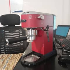 De'Longhi Coffe Machine (Newly used - in perfect condition).