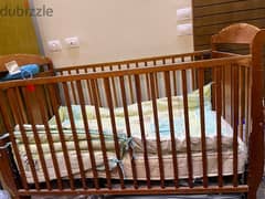 Baby bed - Wood with good condition