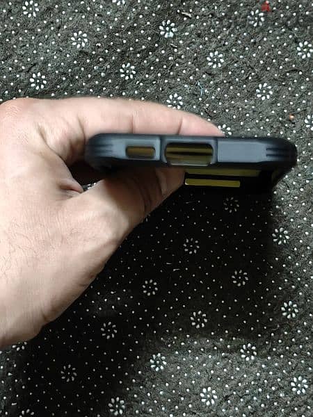 Samsung galaxy s23 plus spigen case and screen protector 5