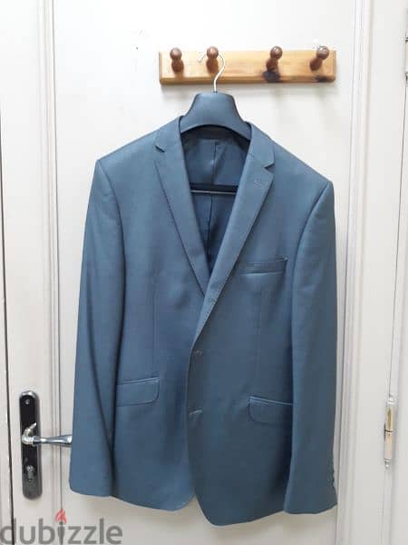 CRUZZO grey suit. . . made in Turkey size 52 0