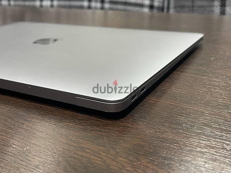 Apple MacBook Air 2020 USED Like NEW M1 chip 6