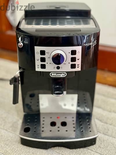 Delonghi Magnifica S مكنة قهوة