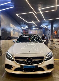 Mercedes-Benz C200 AMG 4matic 2019 Fully loaded