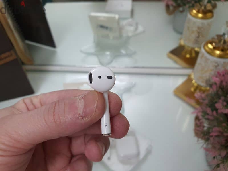 Apple airpods 2nd generation 7
