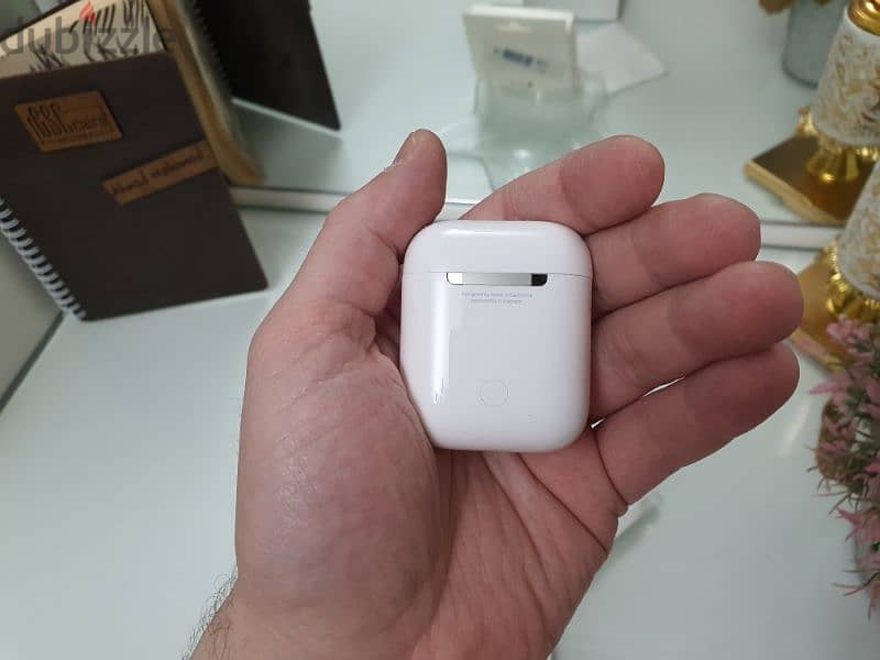 Apple airpods 2nd generation 10