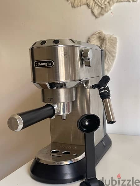 Delonghi dedica coffee machine 1