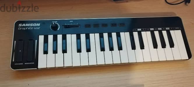 Samson Graphite M32 ( Midi controller )