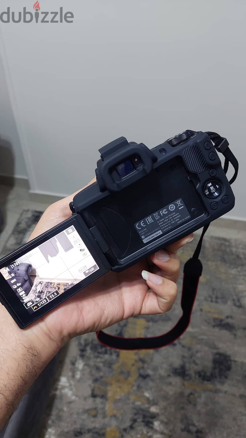 كاميرا كانون M50 للبيع كسر زيرو بكل المشتملات canon 3