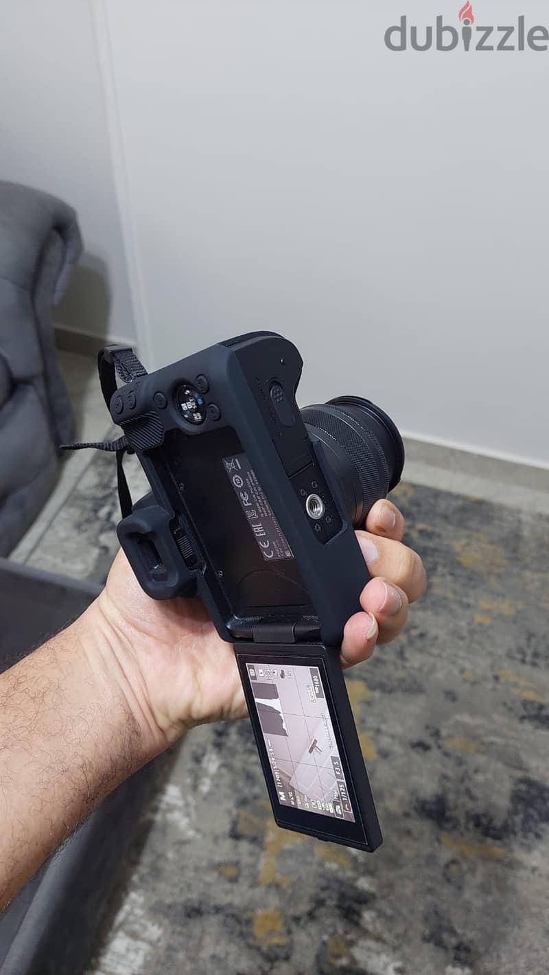 كاميرا كانون M50 للبيع كسر زيرو بكل المشتملات canon 5
