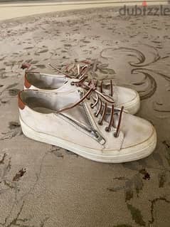 white shoes Stradivarius size 38 0