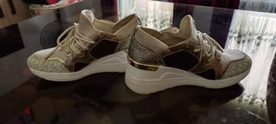 Used twice / Michael kors sneakers vanilla/ brown size 39.5 / 40