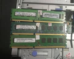 3 رام DDR3 مجموعهم 8 جيجا في حالة ممتازة