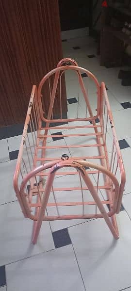 سرير اطفال
