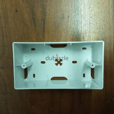 علبة خارج بيور ابيض 7*14*4.5