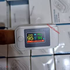جهاز بالص اكسميتر لقياس نسبة الأكسجين بالدم ونبضات القلب 0