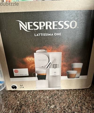 Nesspresso Lattissima One Boack brand new