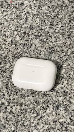 AirPods case 0
