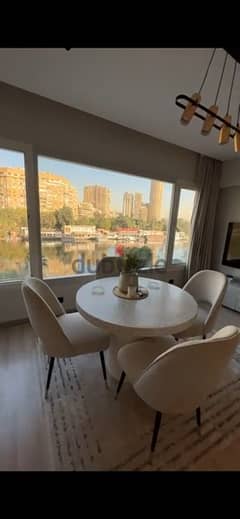 شقة و جناح فندقي راقي Studio صف اول علي النيل مباشرة  سعر يومي