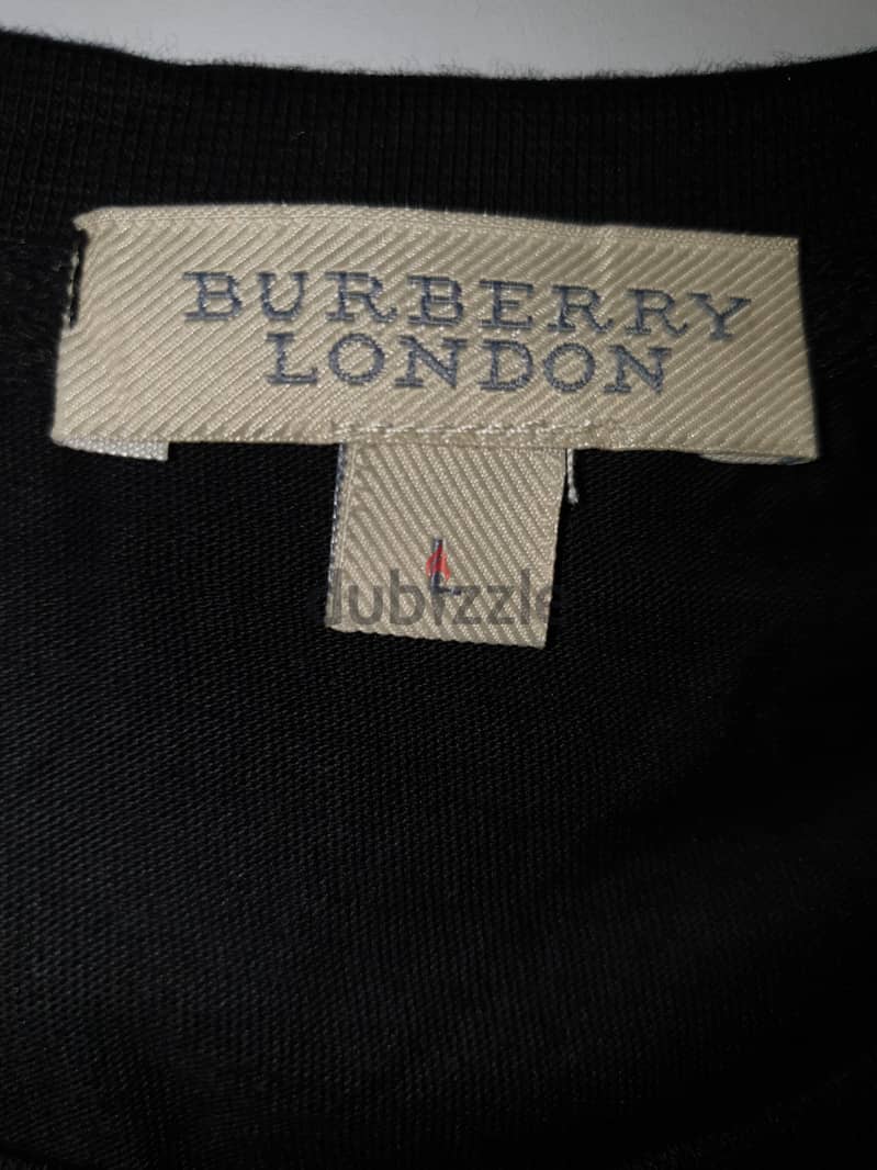 New Original Burberry T-shirt For sale (size M) 3