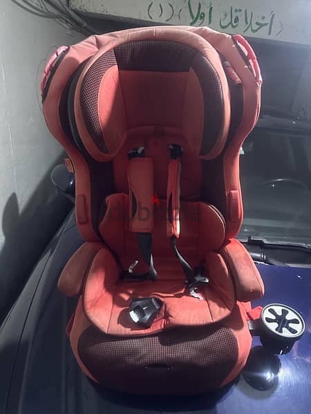 two car seats 3