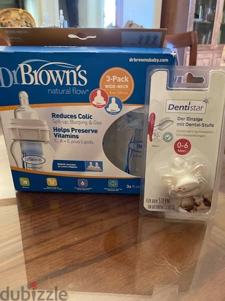 Dr Brown anticolic 9 oz 3 bottles + 5 teats+ pacifier 2