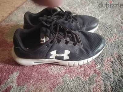 running under armour shoes size 43 زي الجديد