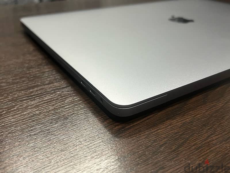 MacBook Pro (16-inch, Ram 16GB, Core i9, SSD 1t, VGA 4GB,2019) 17