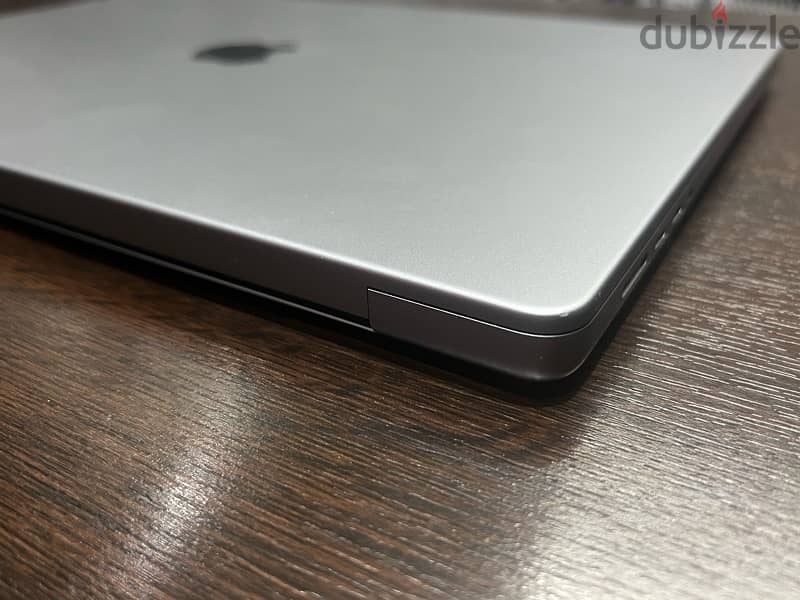 Apple MacBook Pro 16.2” M2 2023 USED Like NEW 16