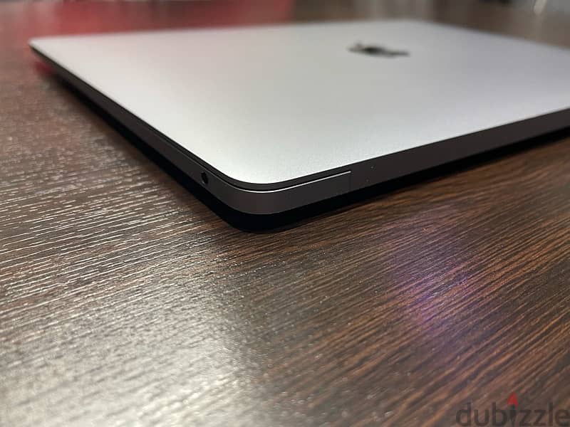 Apple MacBook Air 13” 2020 M1 16G 256G USED Like NEW 5