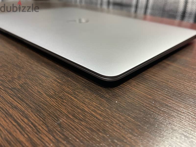 Apple MacBook Air 13” 2020 M1 16G 256G USED Like NEW 7