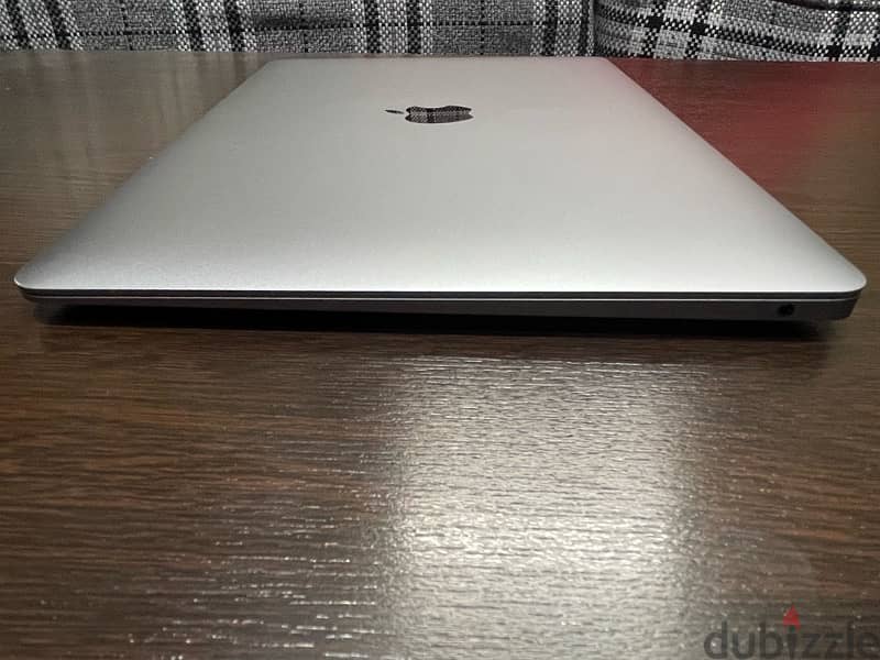 Apple MacBook Air 13” 2020 M1 16G 256G USED Like NEW 10