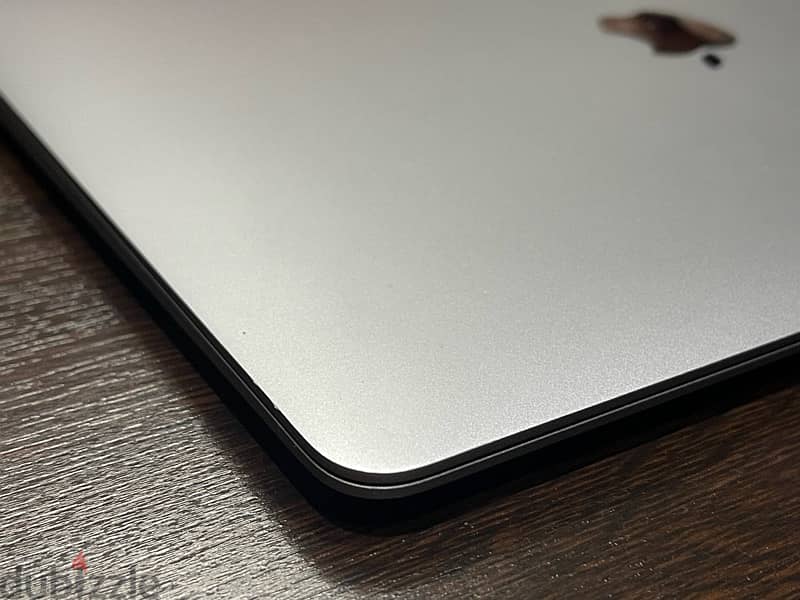 Apple MacBook Air 13” M1 2020 16G 512G USED Like NEW 5