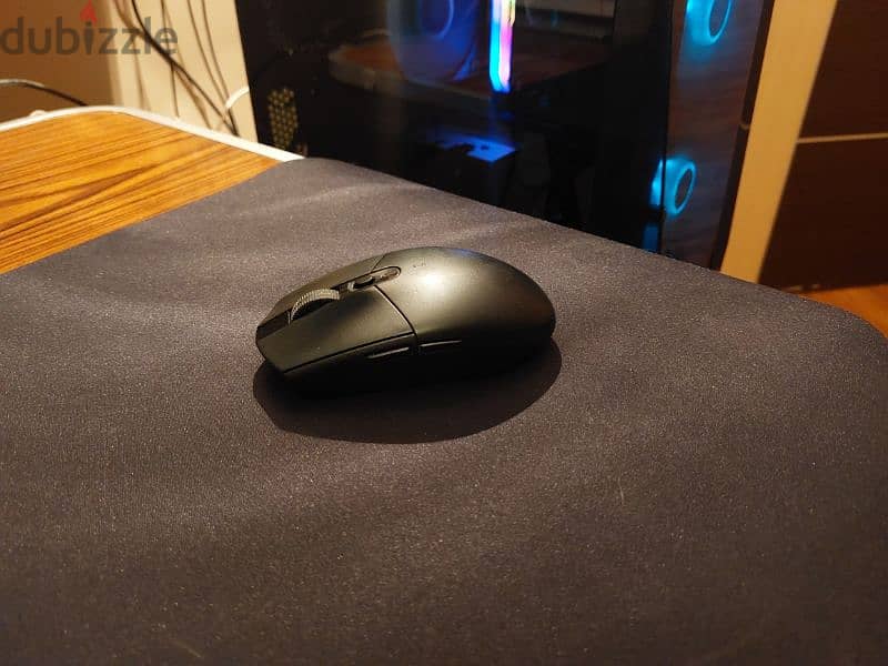 Logitech G305 lightspeed gaming mouse 3