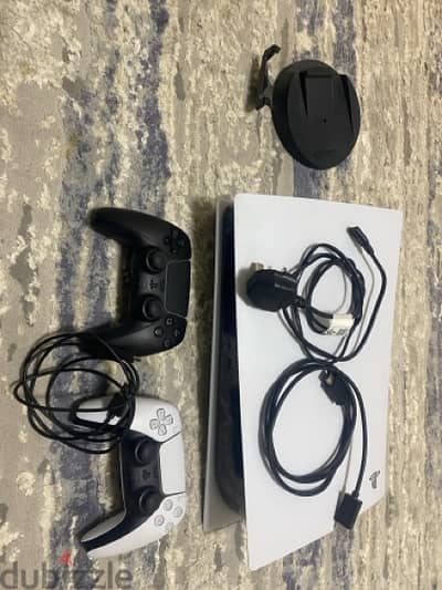 PlayStation 5 used like new with extra controller