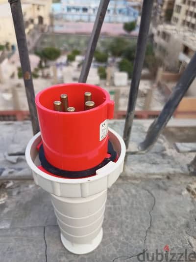 فيشه دكر 5 بول 63 امبير جديده ضد المياه