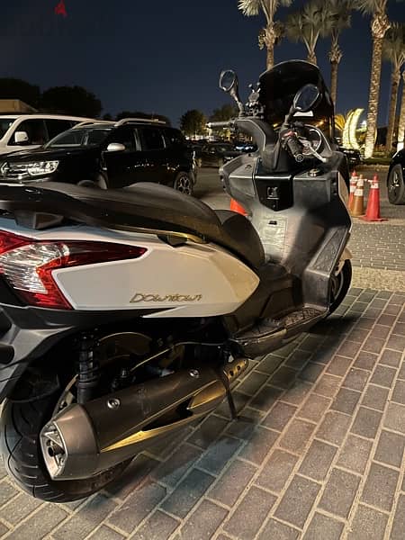 kymco downtown 300CC scooter 1