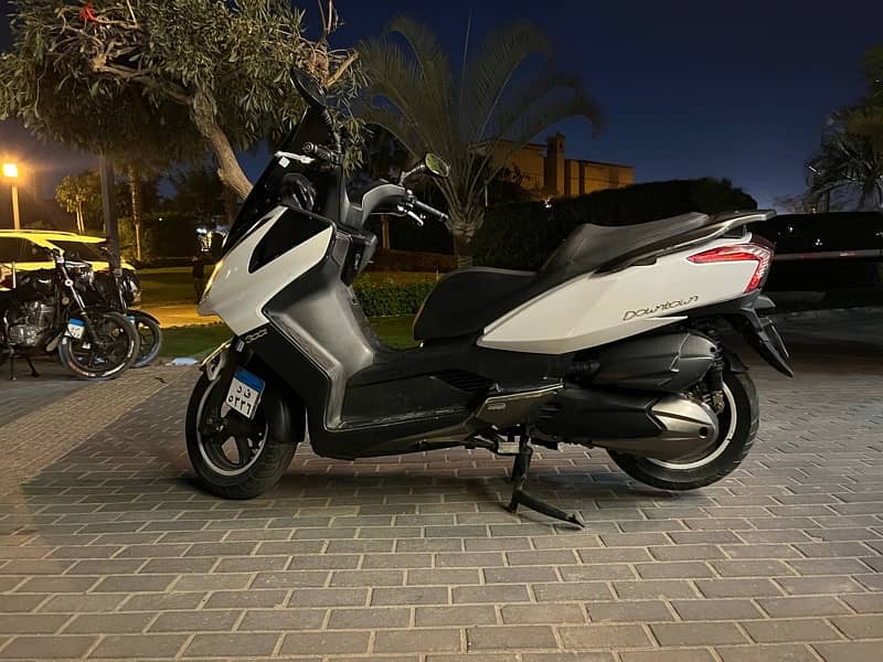 kymco downtown 300CC scooter 2