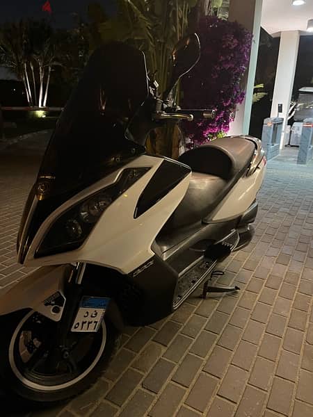 kymco downtown 300CC scooter 3