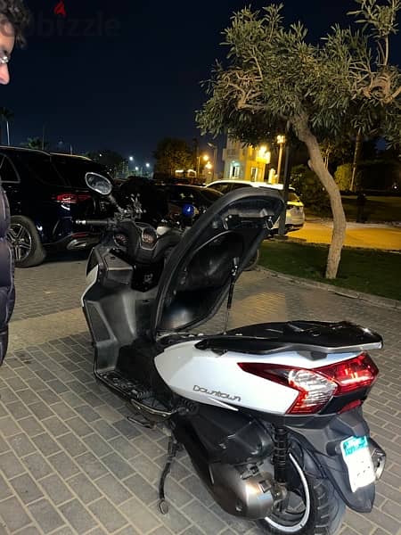 kymco downtown 300CC scooter 6