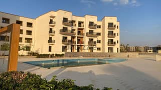 For sale, a 3-bedroom apartment minutes from Sphinx Airport in a full-service compound in October