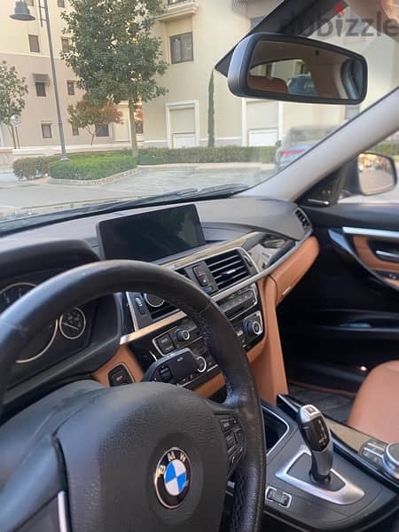 BMW 318 luxury 2019 wakeel upgrade alpine speakers &door light entry 1