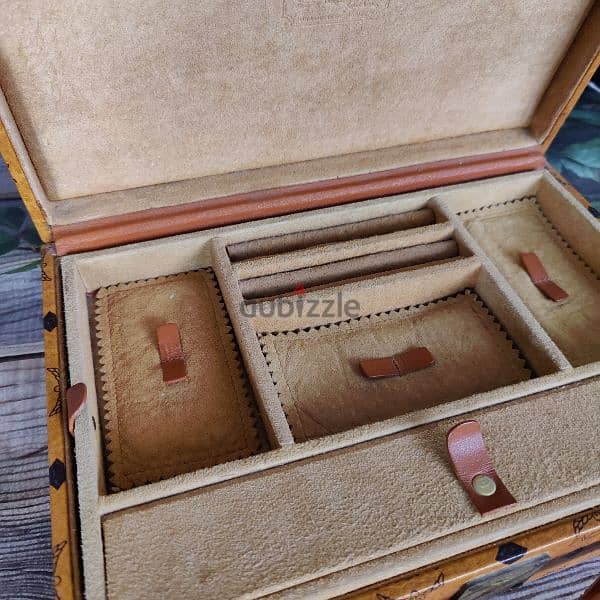 MCM original Jewelry box, شنطه مجوهرات إم سي إم اصلي 2