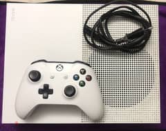 Xbox one S  مع يد اصلية