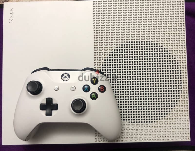 Xbox one S  مع يد اصلية 1