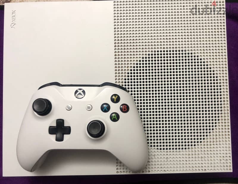 Xbox one S  مع يد اصلية 3