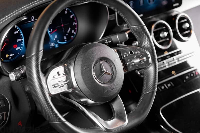 Mercedes Benz GLC300 coupe 4